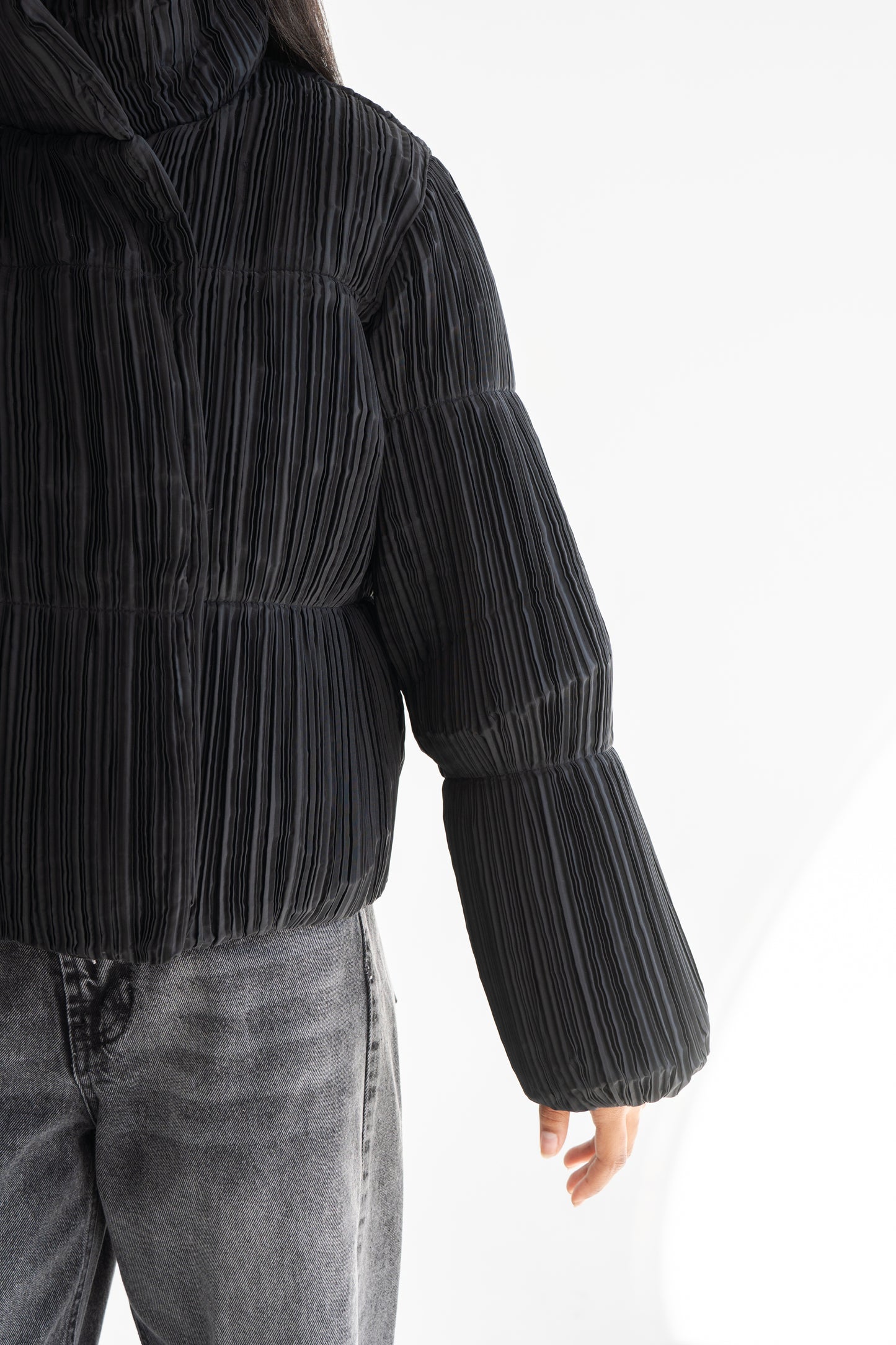 FINE PLEATED PUFFER