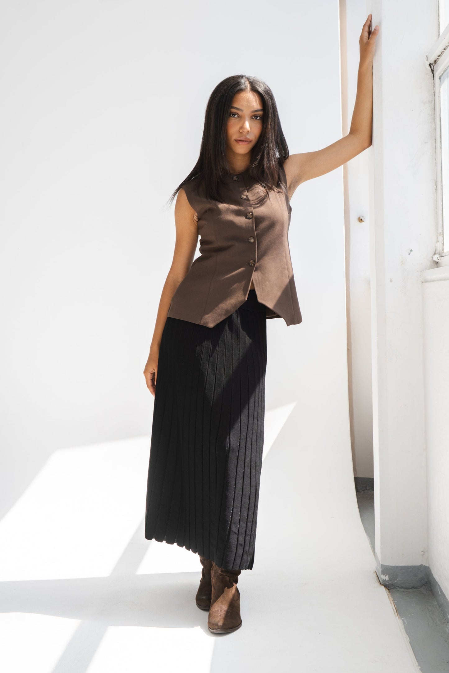 PLEATED KNIT SKIRT WITH SHIMMER DETAIL