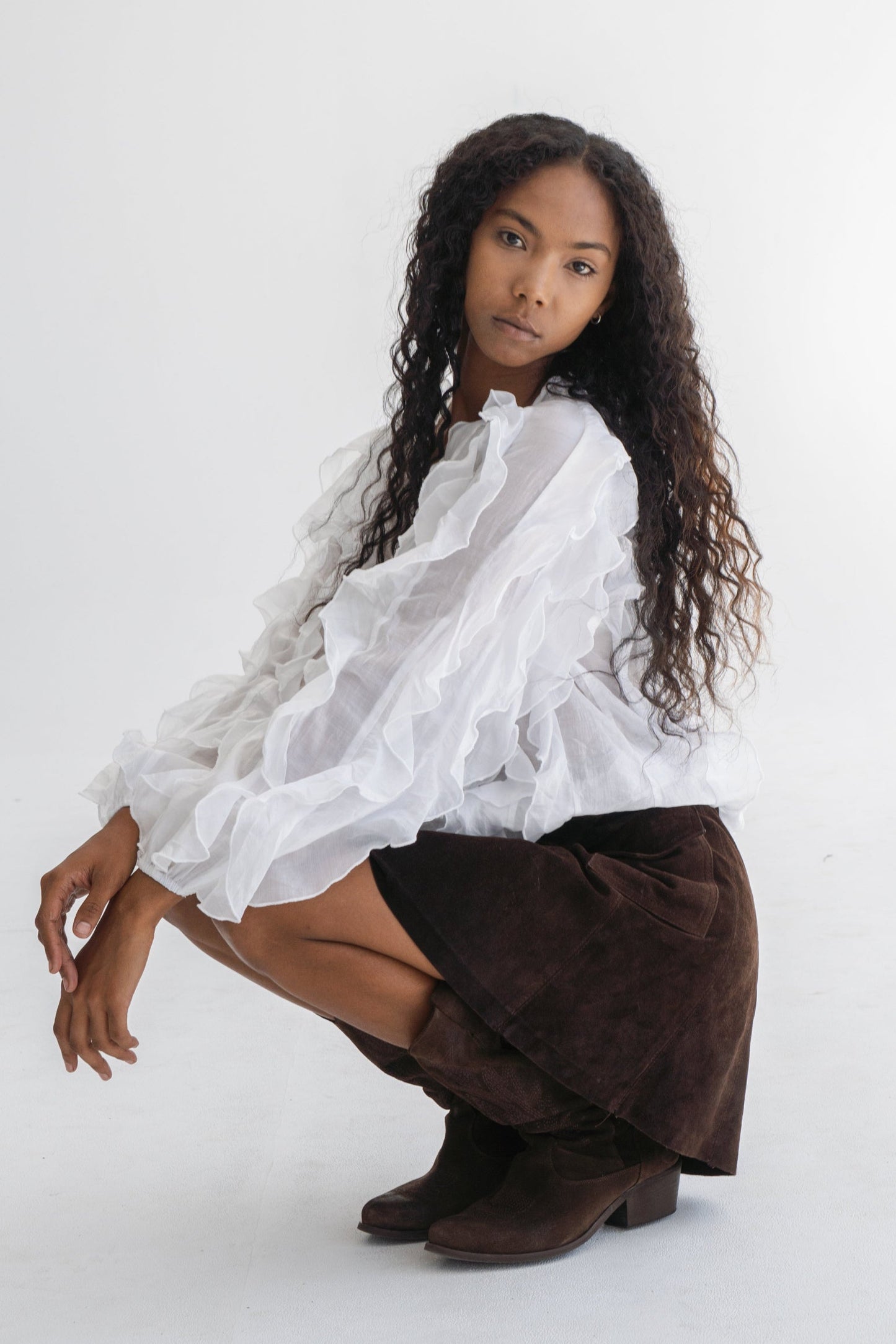 WHITE RUFFLE TOP