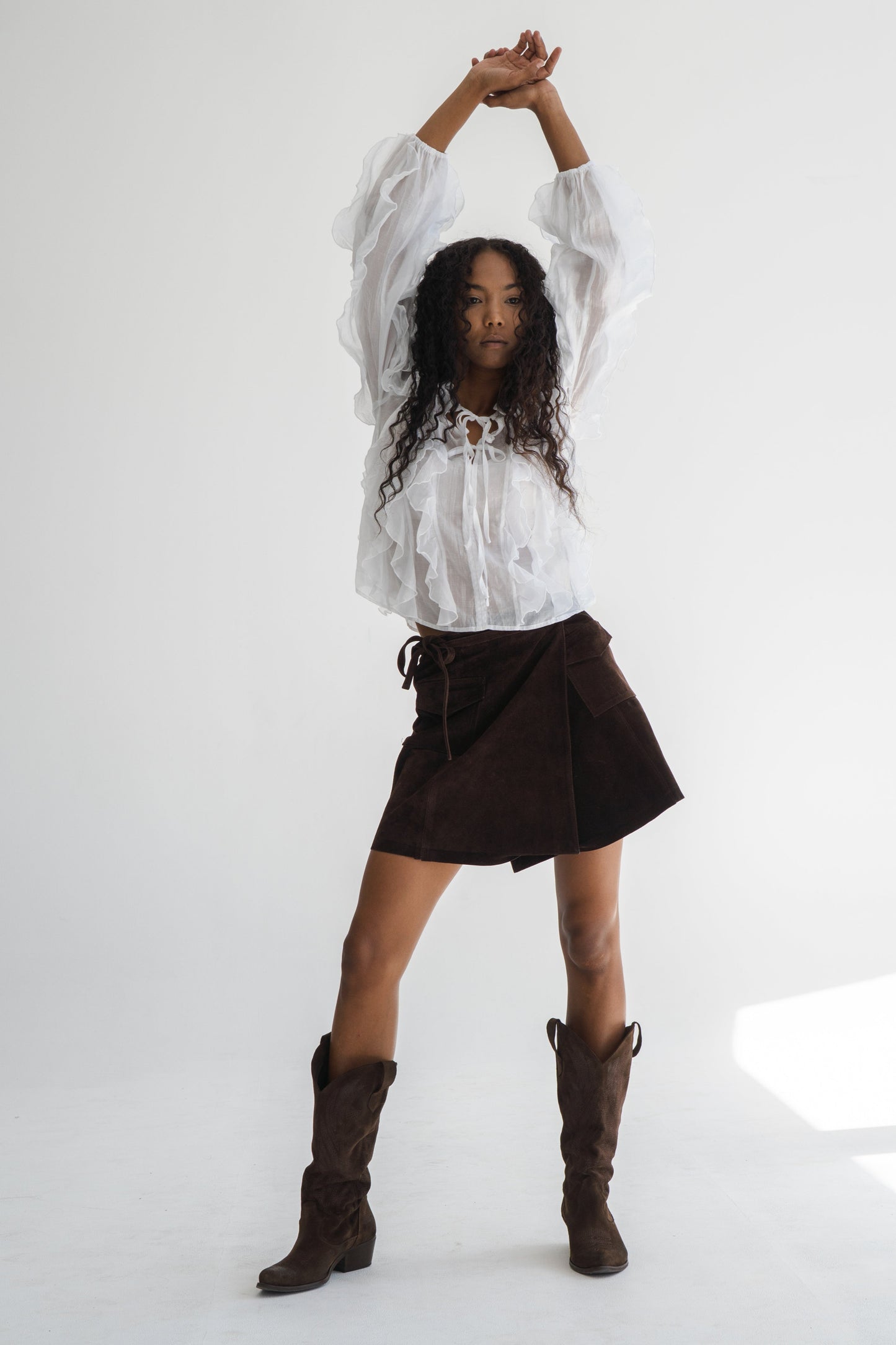 WHITE RUFFLE TOP