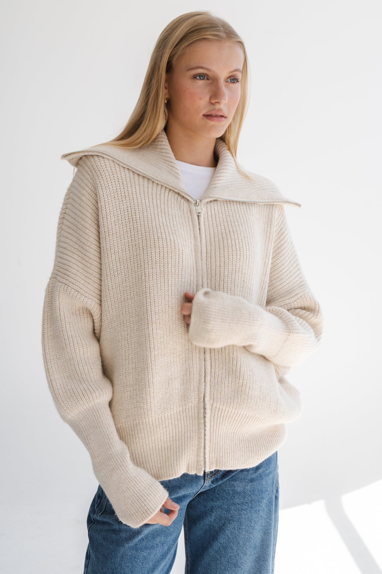 BEIGE ZIP THROUGH KNIT