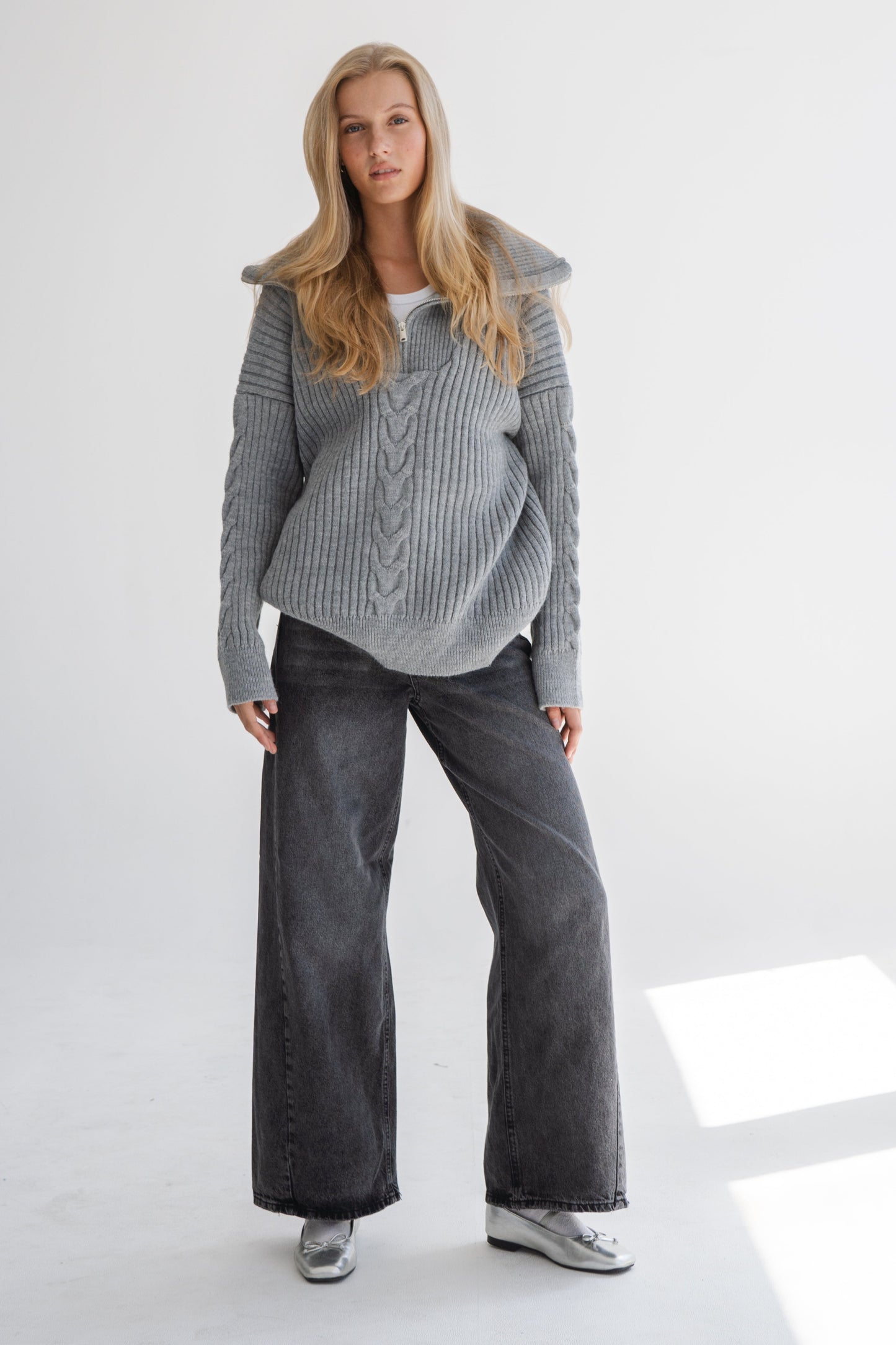 CHARCOAL WIDE LEG JEAN WITH SIDE SEAM