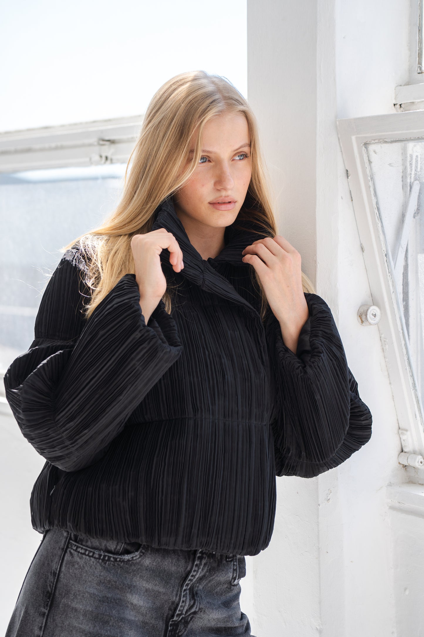 FINE PLEATED PUFFER