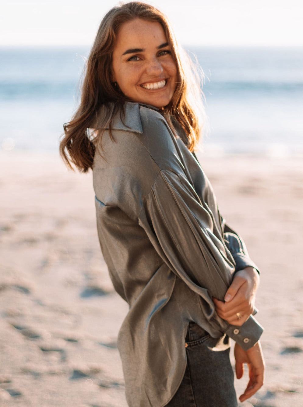 CHARCOAL/SILVER BUTTON DOWN