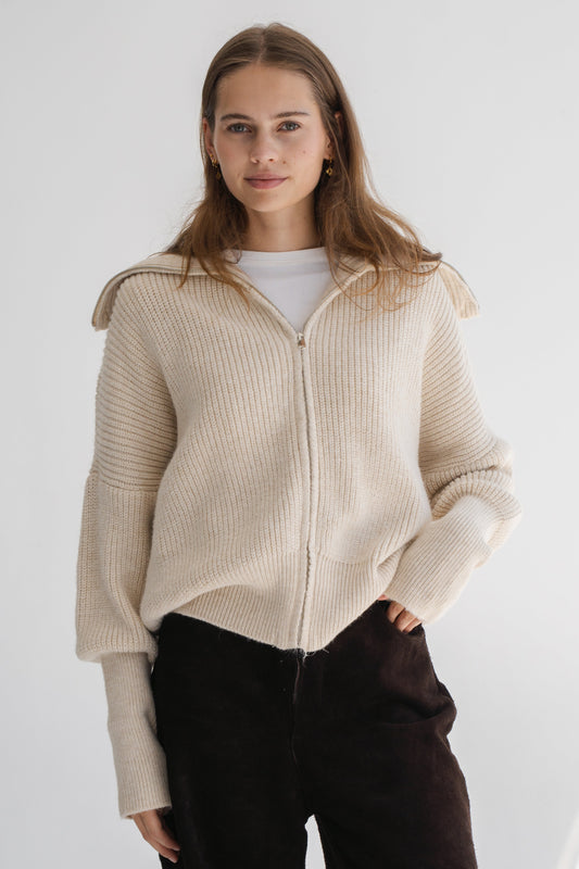 BEIGE ZIP THROUGH KNIT