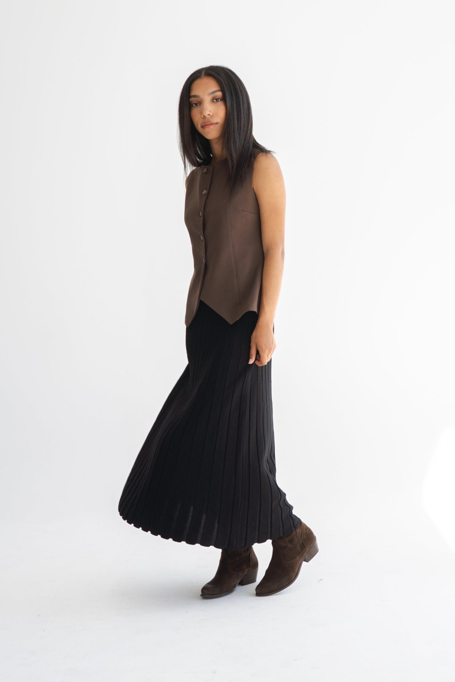 PLEATED KNIT SKIRT WITH SHIMMER DETAIL