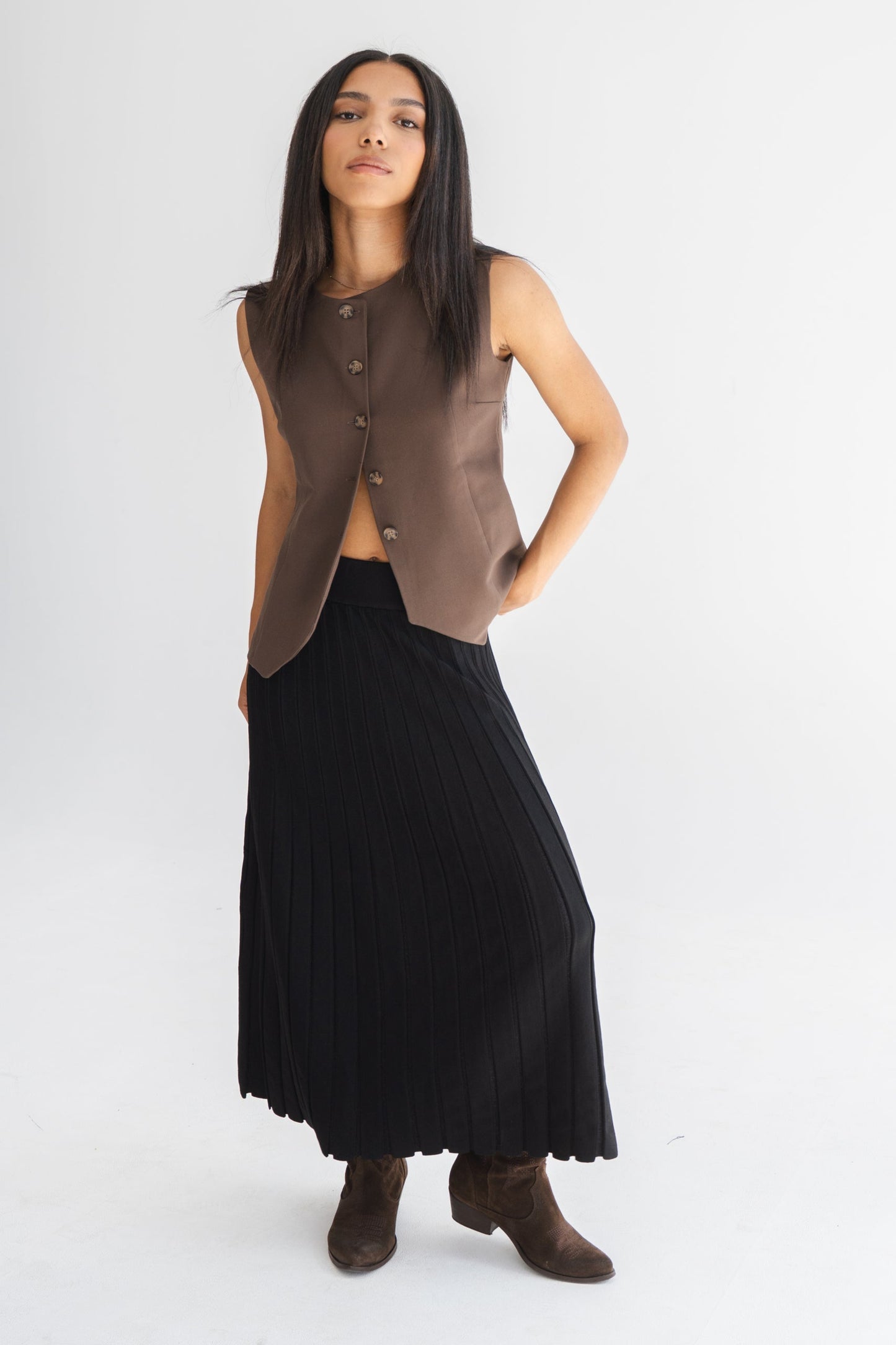 PLEATED KNIT SKIRT WITH SHIMMER DETAIL