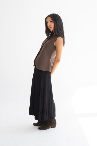 PLEATED KNIT SKIRT WITH SHIMMER DETAIL