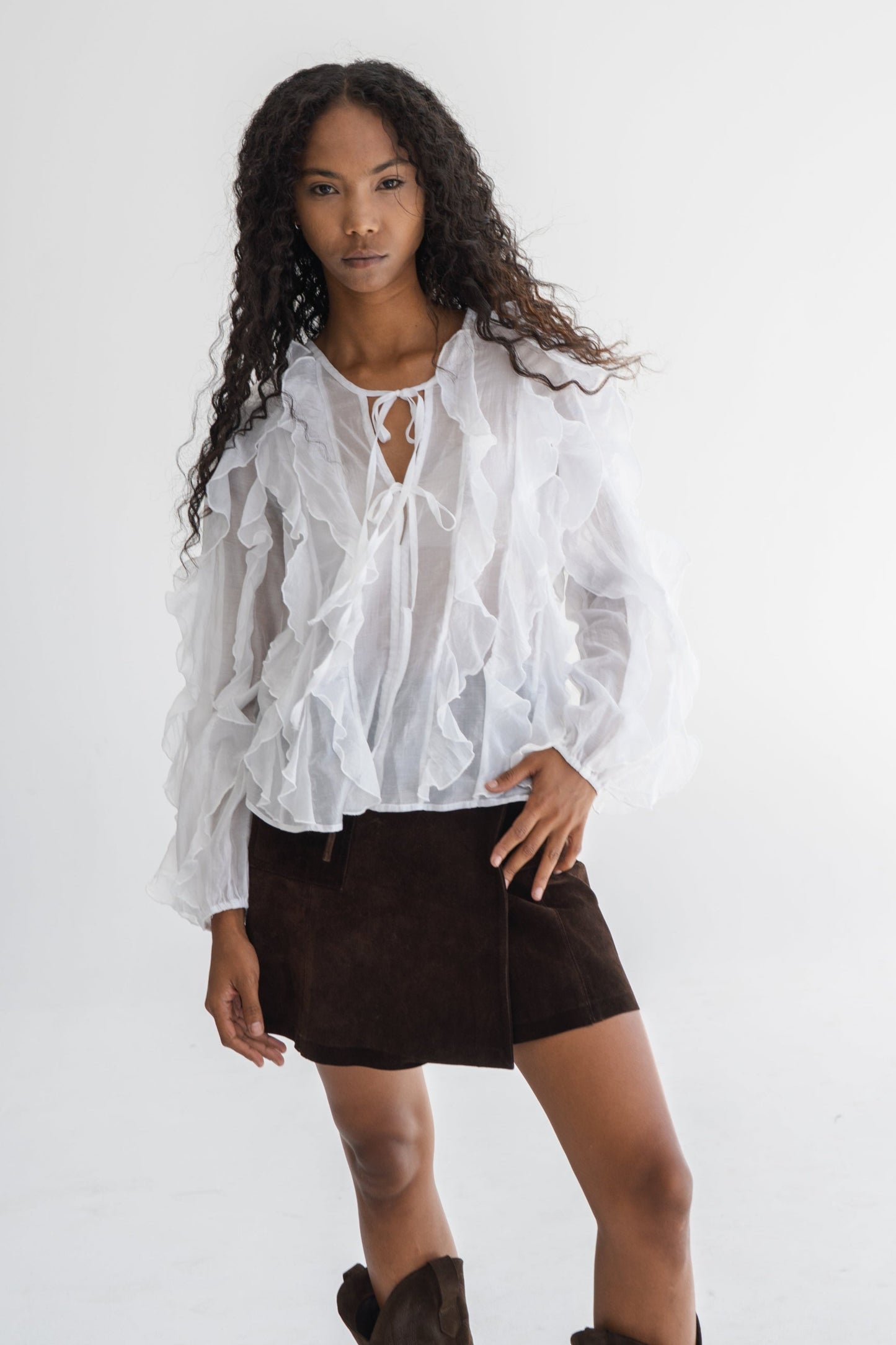 WHITE RUFFLE TOP