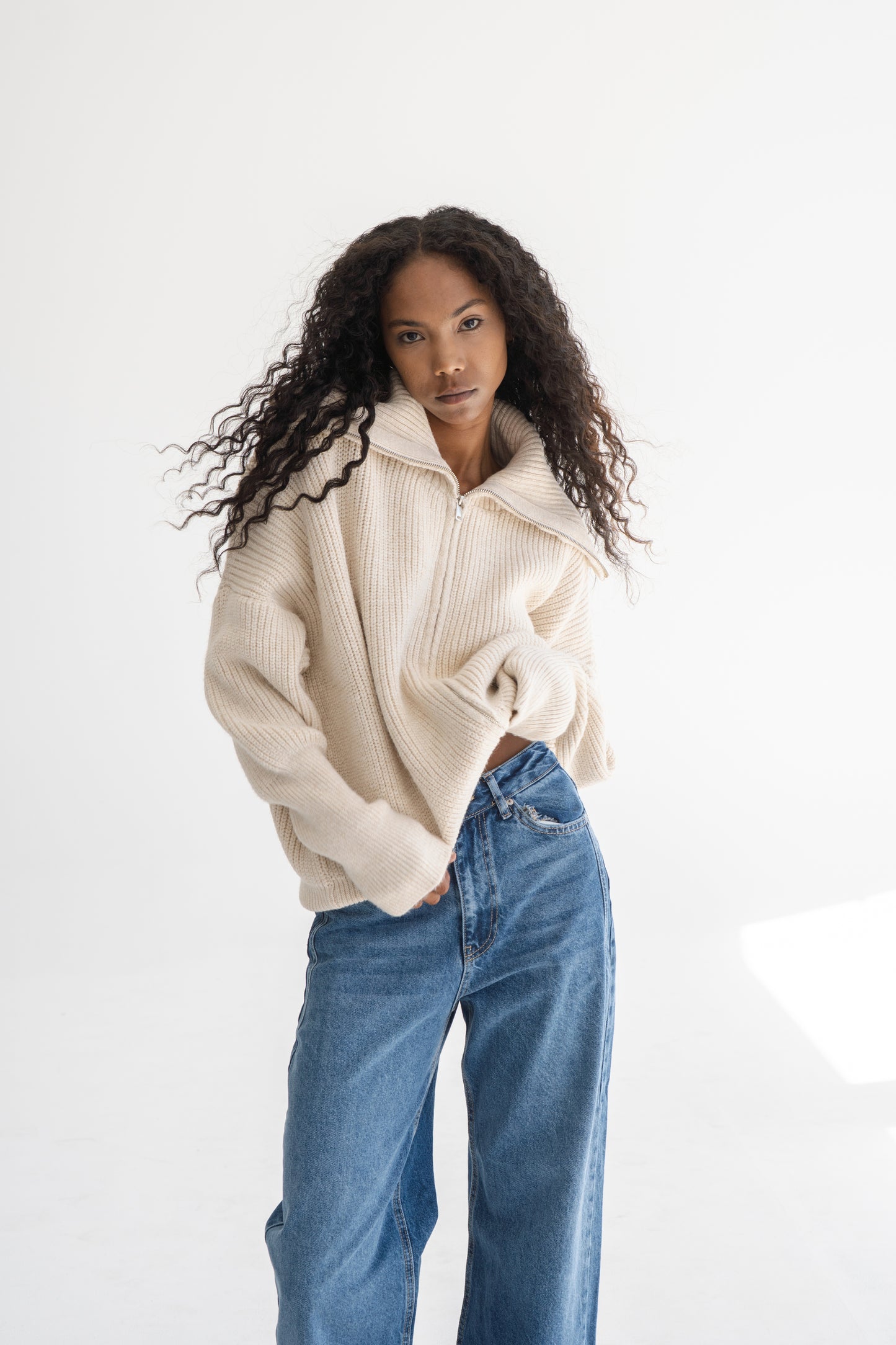 BEIGE ZIP THROUGH KNIT