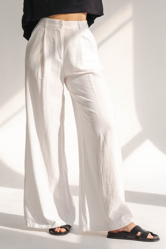 WIDE-LEG WHITE PANTS