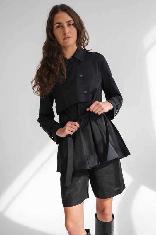 PLEATED SHORT TRENCH COAT