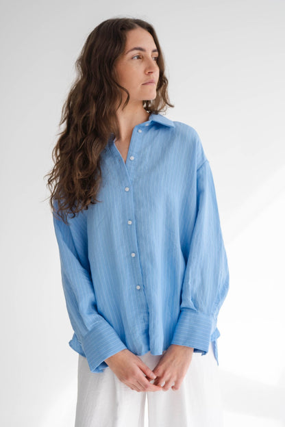 BLUE BUTTON DOWN