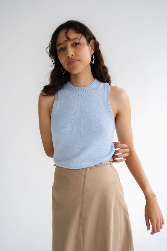 LIGHT BLUE SLEEVELSS KNIT