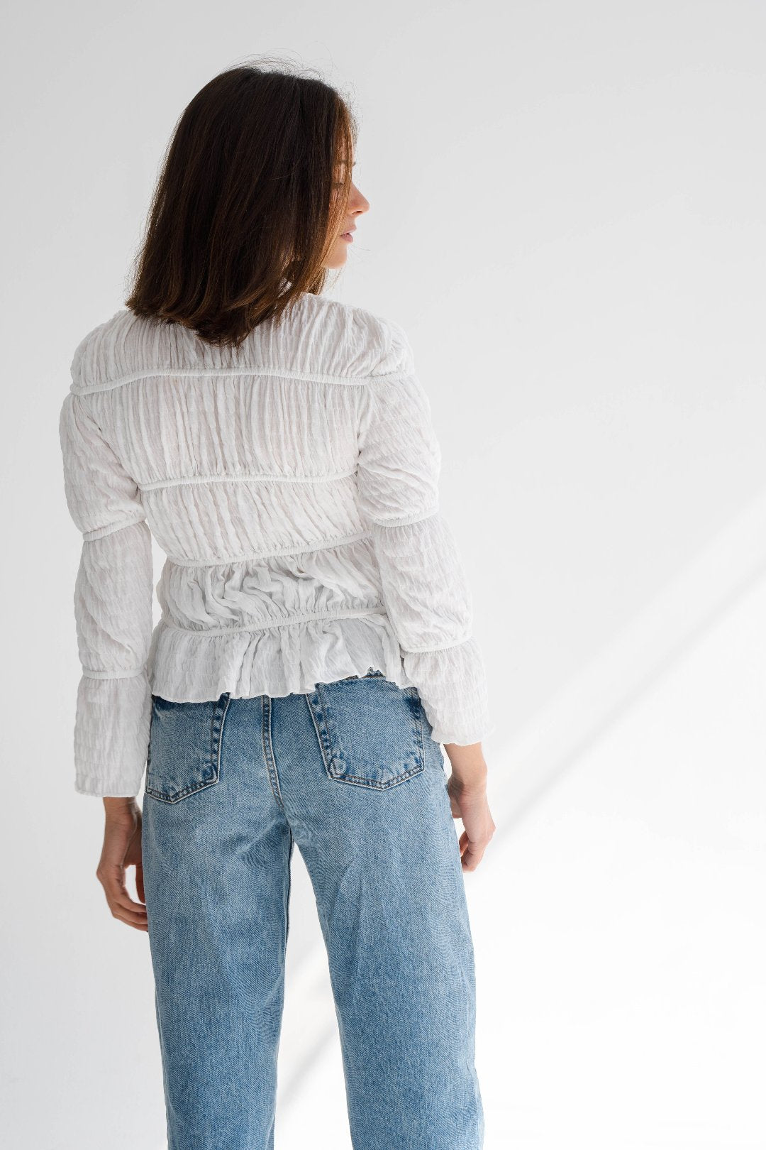 WHITE RUFFLE TOP