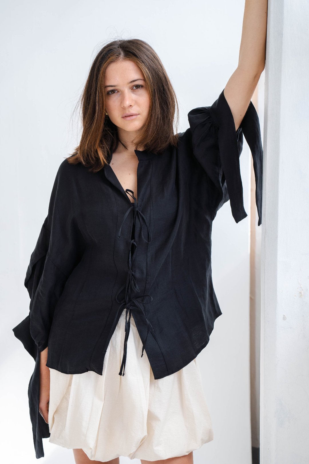 BLACK LINEN TIE TOP