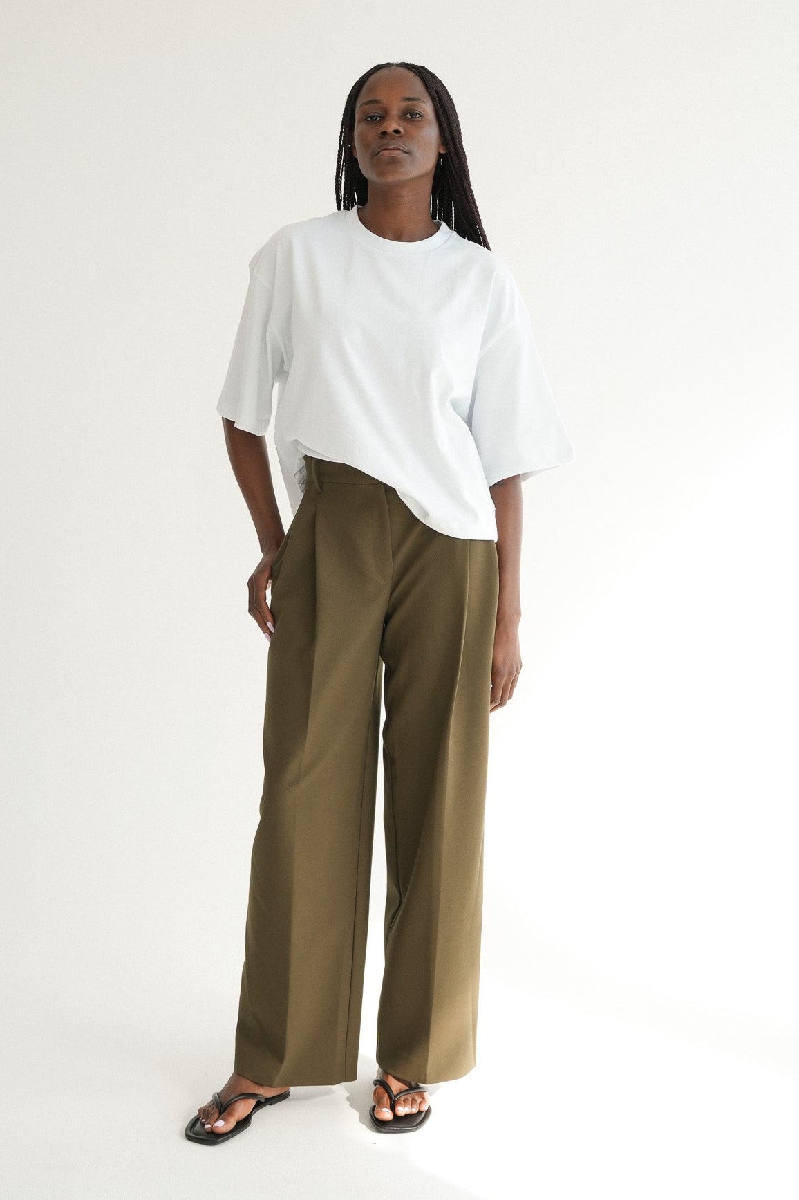 The Rhea Trouser in Olive Stone
