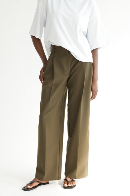 The Rhea Trouser in Olive Stone