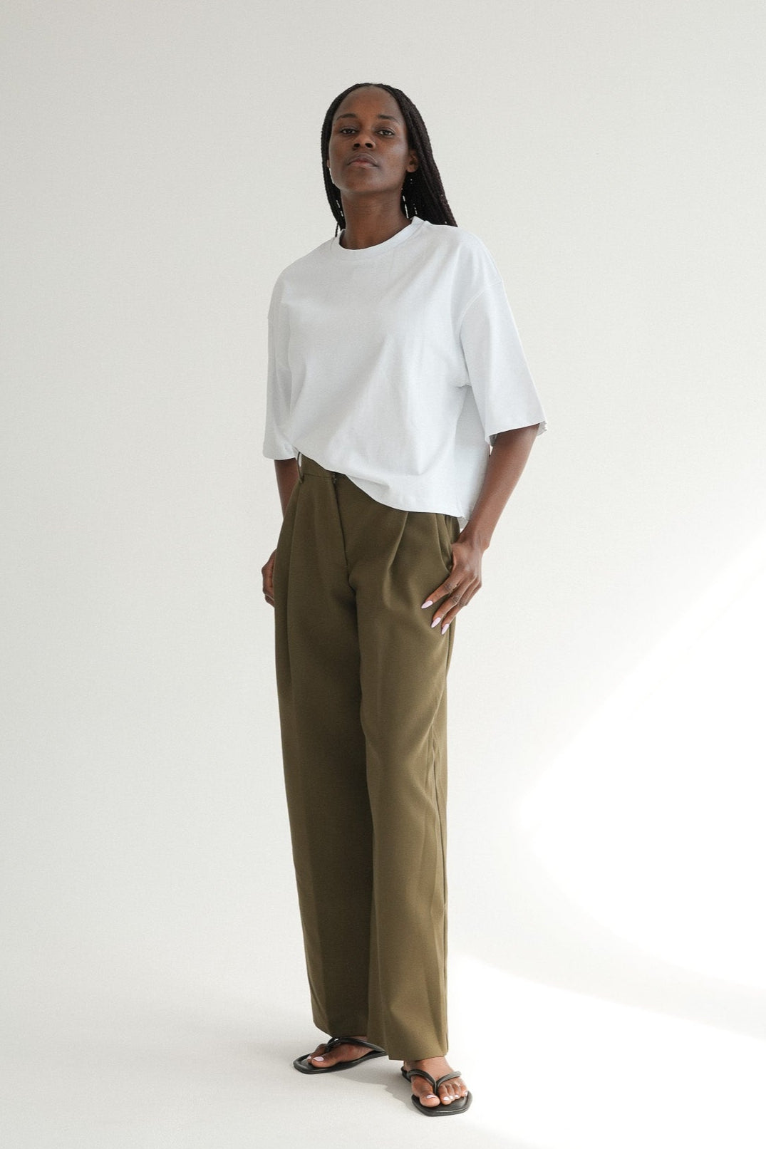 The Rhea Trouser in Olive Stone