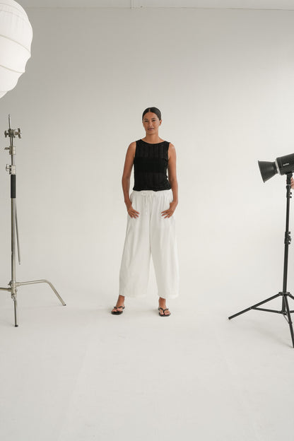 The Aera Pant in Soft Chalk