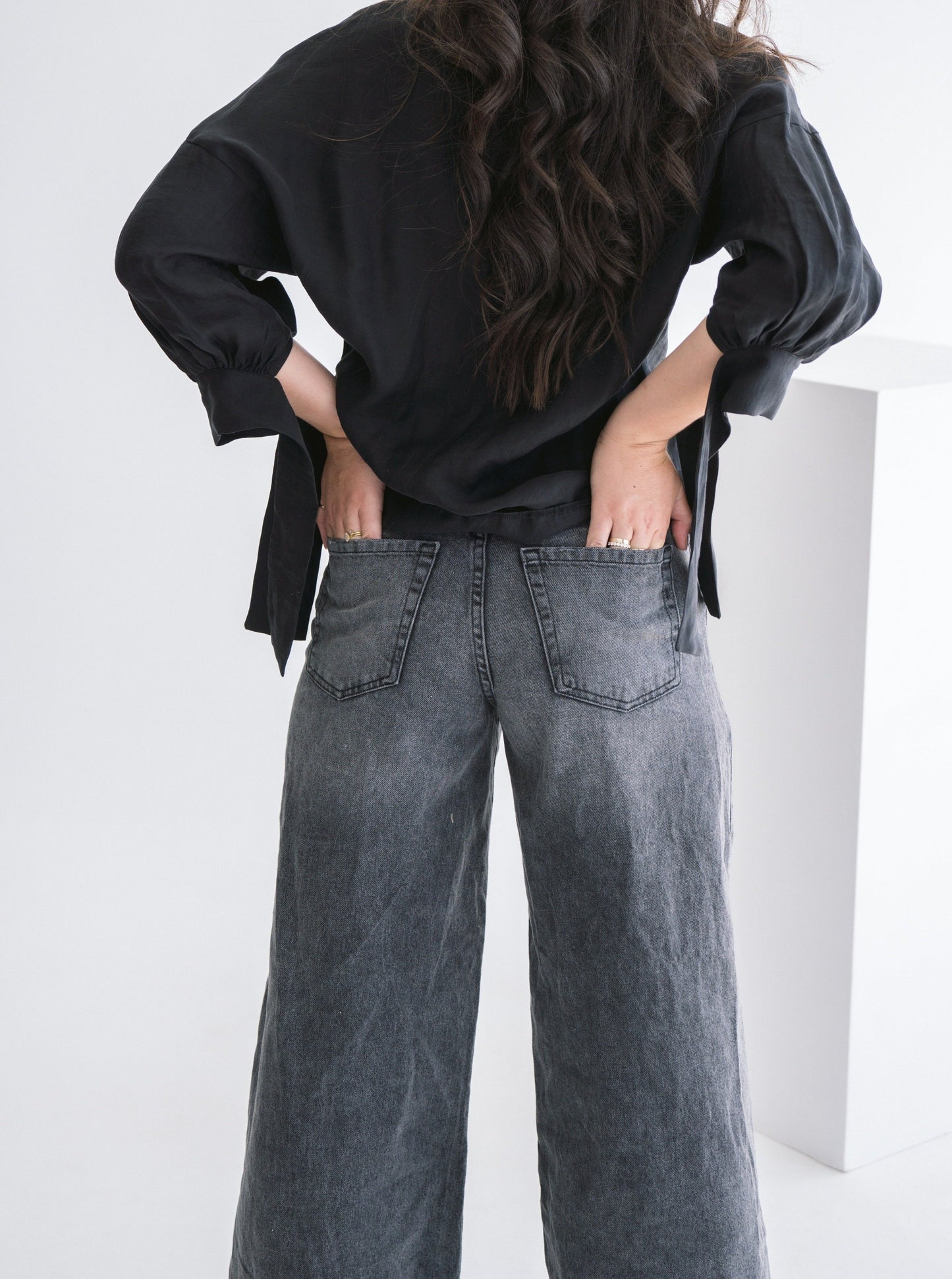 CHARCOAL WIDE LEG JEANS