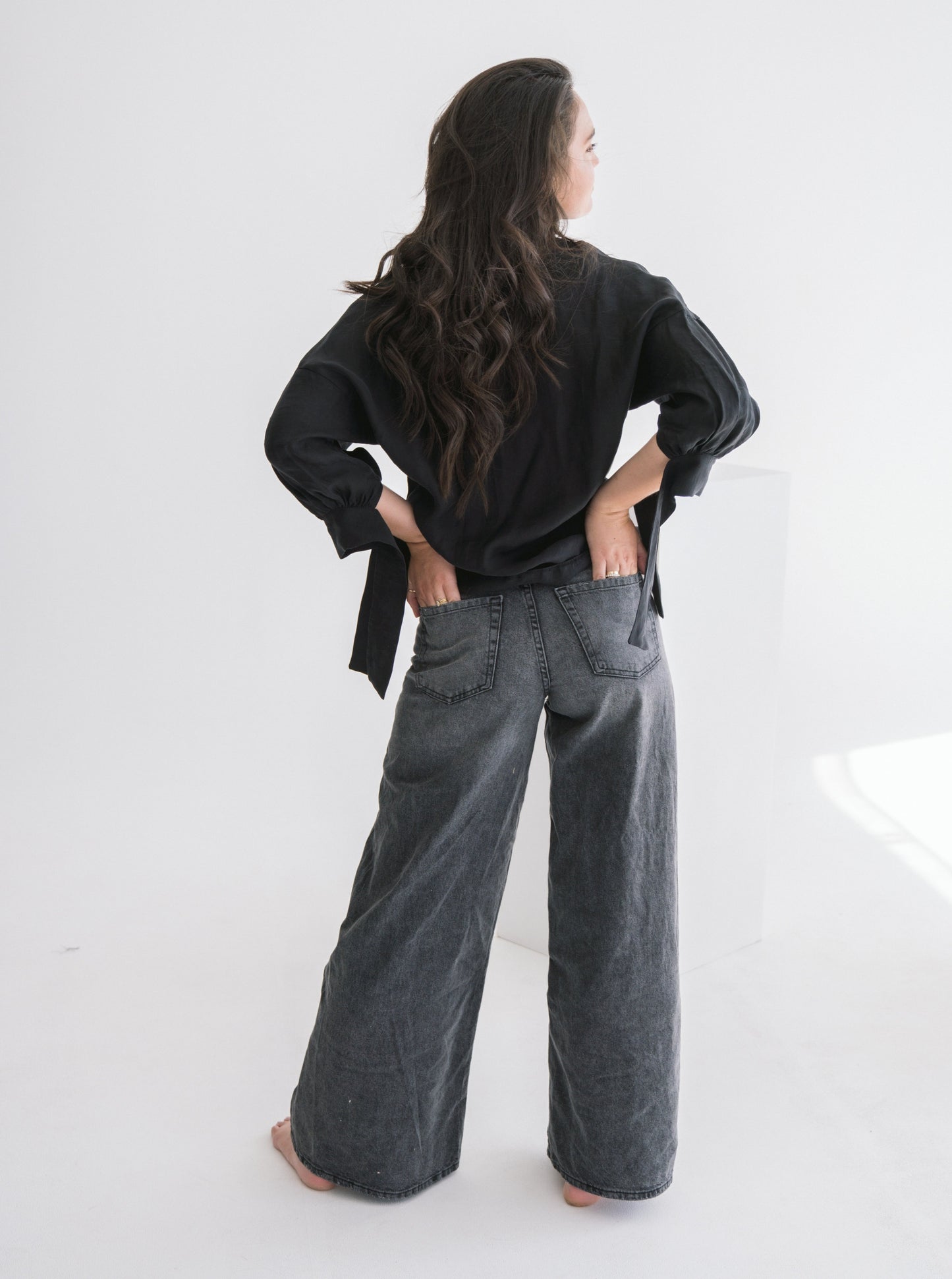 CHARCOAL WIDE LEG JEANS