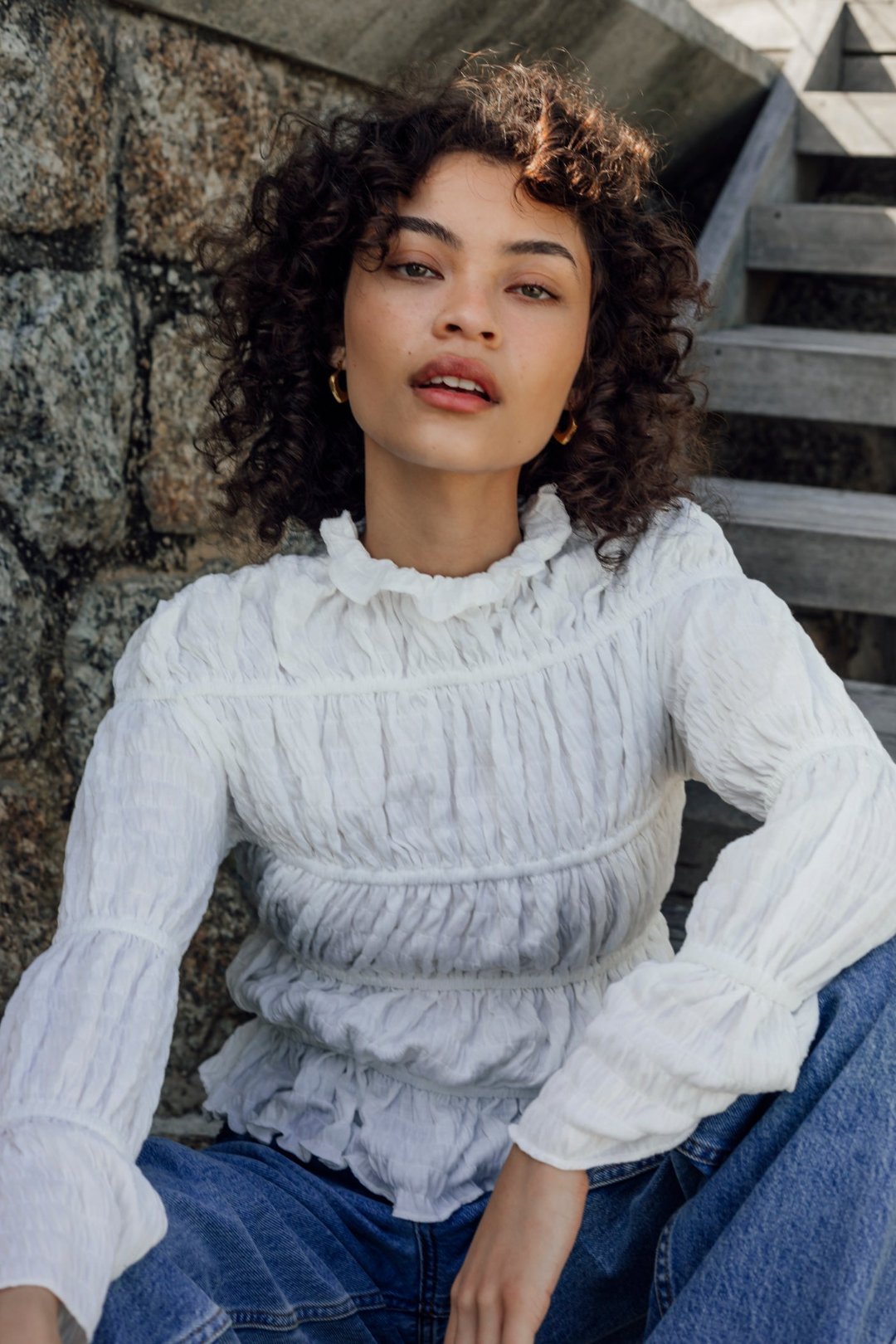 WHITE RUFFLE TOP