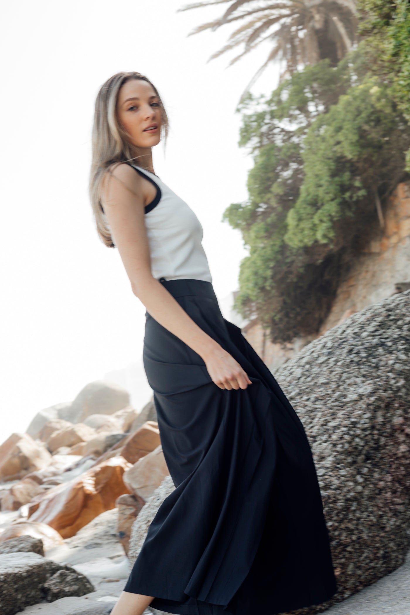 BLACK PLEATED PALAZZO PANTS