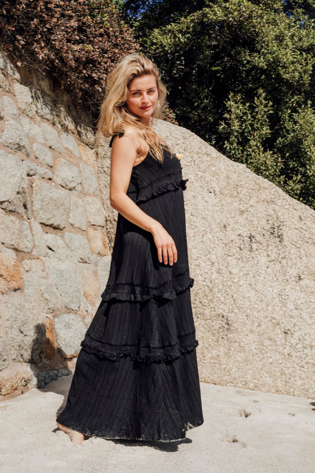 BLACK MAXI DETAIL DRESS