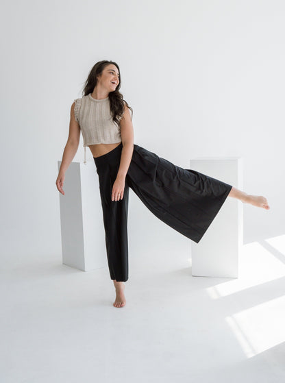 BLACK PLEATED PALAZZO PANTS