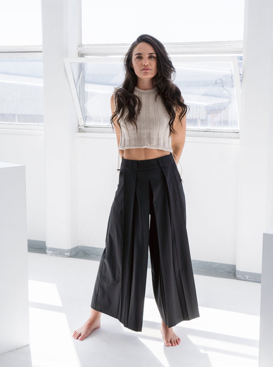 BLACK PLEATED PALAZZO PANTS